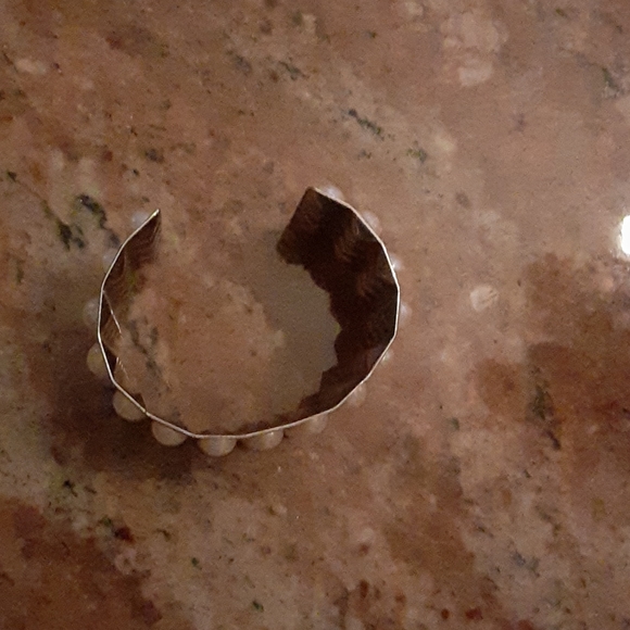 FAUX PEARL ADJUSTABLE BANGLE BRACELET - Picture 3 of 6